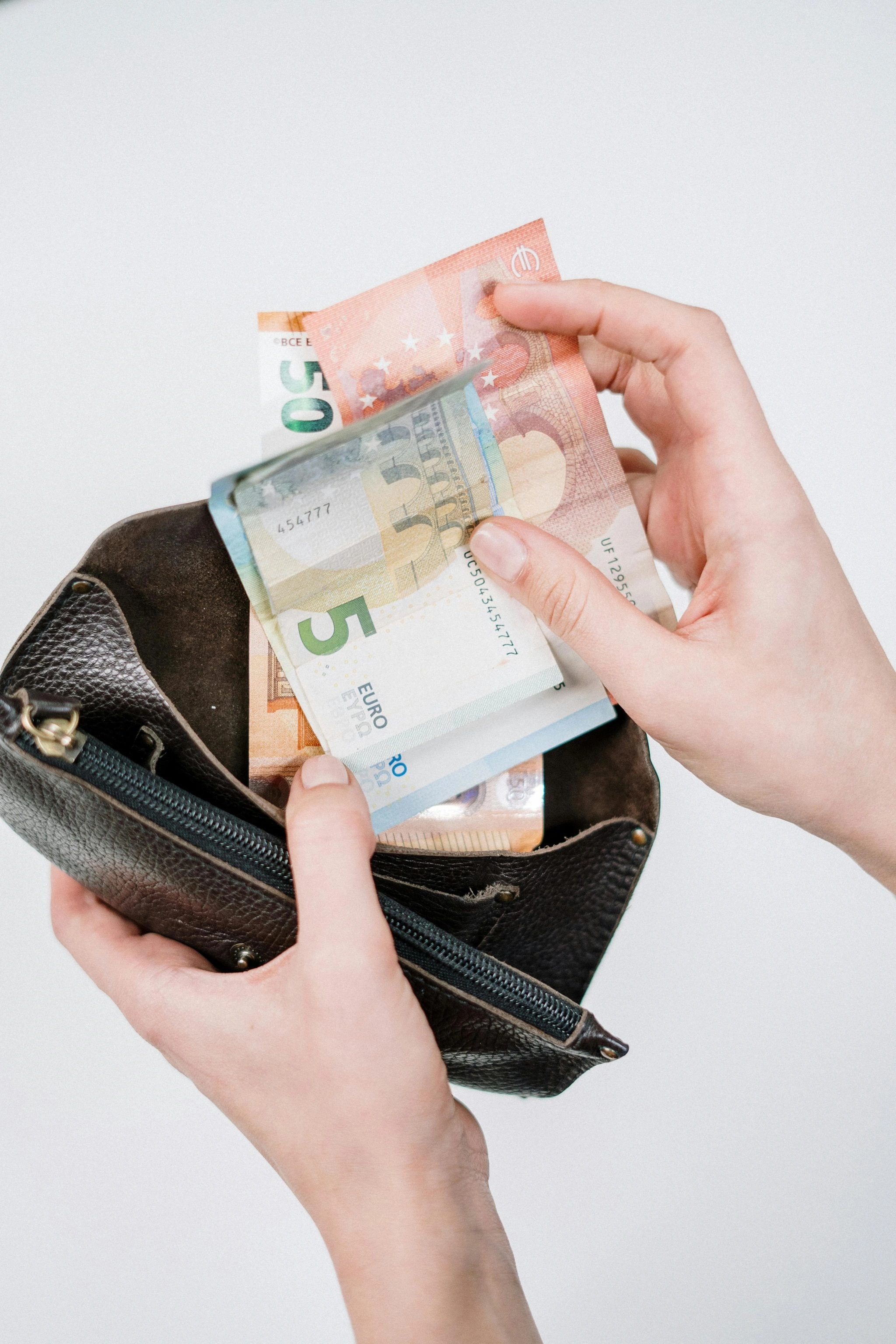 Portemonnaie mit Geldscheinen